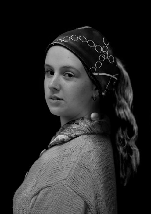 Black and White, girl with a pearl earring