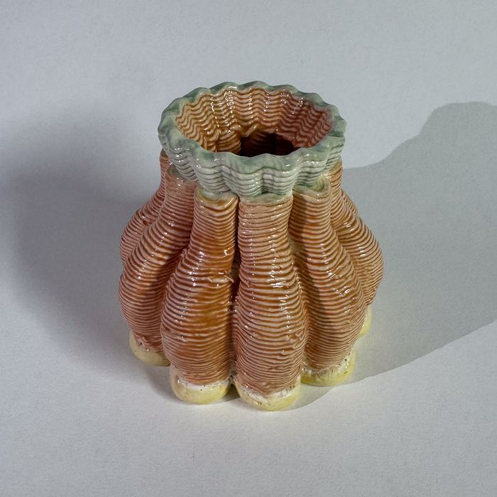 Surface and Form: Vessel, vista i